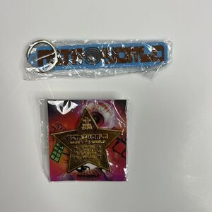 Travis Scott Astroworld Star Pin + Keychain Black